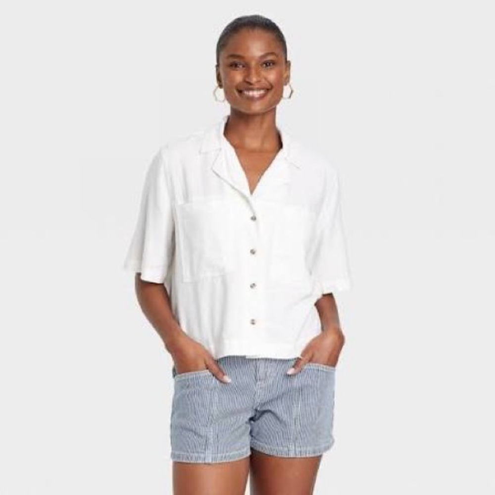 Universal Thread White Button-Front Short Sleeve Boxy Blouse